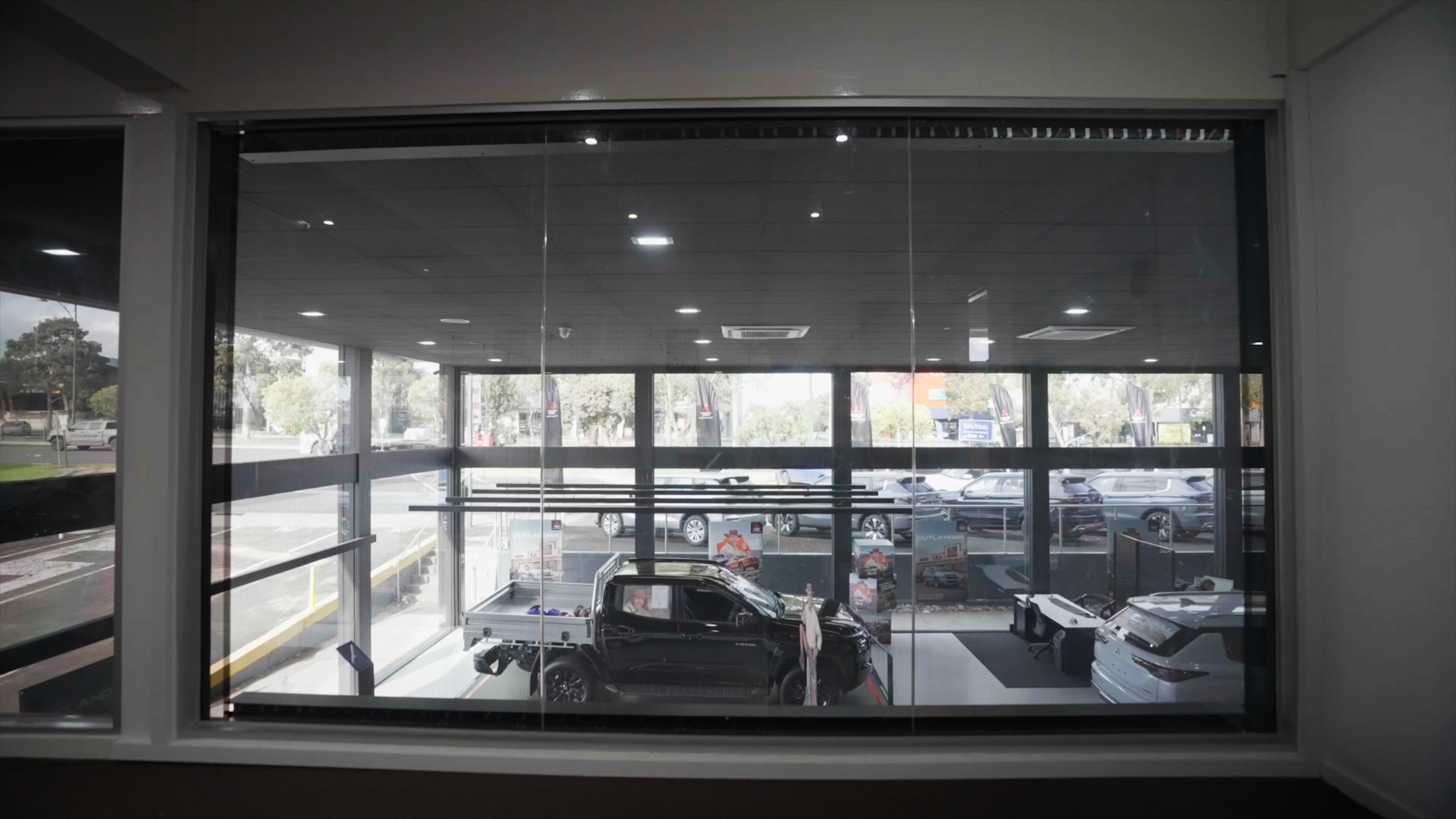 Mitsubishi dealership automotive digital signage display